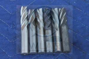 lot 152 image: TOTAL OF 6&nbsp ASSORTED BRAND&nbsp HSS 4 FLUTE 12 DIAM ENDMILLS  SEE PICS&nbsp