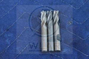 lot 156 image: TOTAL OF 3 HSS 38 DIAM 4 FLUTE ENDMILSS  SEE PICS&nbsp
