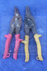 lot 178 image: 2 WISS AVIATION SNIPS