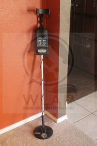 lot 34 image: SILVER SEEKER METAL DETECTOR WITH ARM REST&nbsp