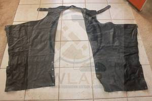 lot 28 image: STREET &amp STEEL BLACK LEATHER DEEP POCKET CHAPS SIZE&nbsp MEN LARGE&nbsp