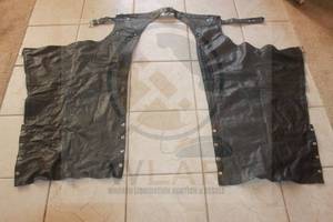 lot 29 image: UNIK&nbsp BLACK LEATHER MOTORCYCLE CHAPS SIZE MEN MEDIUM&nbsp MADE IN PAKISTAN&nbsp