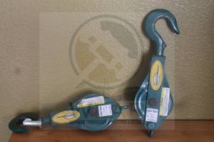 lot 51 image: TOTAL OF 2- NORTHERN INDUSTRIAL SNATCH BLOCK 3 SINGLE&nbsp