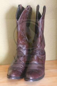 lot 86 image: JUSTIN 2414 50856 S 089 WESTERN MEN BOOTS SIZE 10 12D , BURGUNDY&nbsp