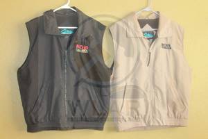lot 94 image: TOTAL OF 2 TRI-MOUNTAIN NCHA MEN SLEEVELESS VEST , MADE IN VIETNAM SIZE M&nbsp