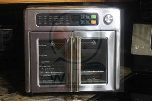lot 155 image: EMERIL LAGASSE EXTRA LARGE FRENCH DOOR AIR FRYER TOASTER OVEN COMBO FAFO-001&nbsp WITH MANUAL &amp RECIPE BOOK  SEE PICS&nbsp