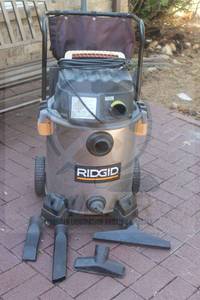lot 163 image: RIDGID WETDRY&nbsp 16 GALLON VAC WITH ACCESSORIES&nbsp