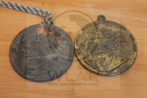 lot 183 image: TOTAL OF 2&nbsp COMMEMORATIVE NECK TOKEN&nbsp MEDAL CELEBRATING THE 150TH ANNIVERSARY OF THE FIRST GERMAN RAILROAD 1835-1885 ( KNOWN AS 150 JAHRE DEUTSCHE EISENBAHNEN )&nbsp 17TH INTERNATIONAL WANDERTAGE&nbsp WF LANGENZENN 1985 GERMAN HIKE&nbsp