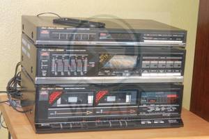 lot 189 image: FISHER STUDIO -STANDARD AMFM STEREO SYNTHESIZER TUNER FM-857,&nbsp FISHER STUDIO -STANDARD INTEGRATED STEREO AMPLIFIER CA-857 , FISHER STUDIO -STANDARD STEREO DOUBLE CASSETTE DECK CR-W857&nbsp