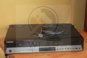 lot 194 image: SAMSUNG VCR DVD PLAYER DVD-V9700&nbsp