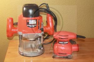 lot 221 image: BLACK &amp DECKER RP200 TYPE2 PLUNGE ROUTER&nbsp 1 34 HP&nbsp &nbsp&amp BLACK &amp DECKER FS500&nbsp 14 SHEET FINISHING&nbsp PALM SANDER&nbsp