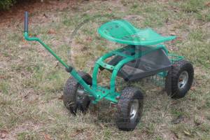 lot 240 image: GREEN HEAVY DUTY ROLLING GARDEN SEAT SCOOTER CART&nbsp WITH&nbsp WHEELS AND TOOL TRAY&nbsp
