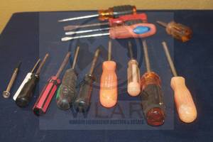 lot 244 image: TOTAL OF 15 ASSORTED BRANDSIZE FLAT&amp PHILLIPS SCREWDRIVERS&nbsp