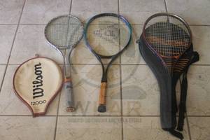 lot 260 image: TOTAL OF 3 RACHETS , WILSON&nbsp T2000, DUNLOP, SPALDING ULTIMATE&nbsp