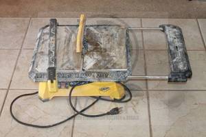 lot 262 image: QEP 650XT&nbsp &nbsp34 HP WET TILE SAW&nbsp