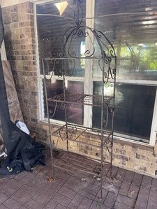 lot 340 image: VINTAGE WROUGHT IRON 4-TIER BAKERS RACK&nbsp