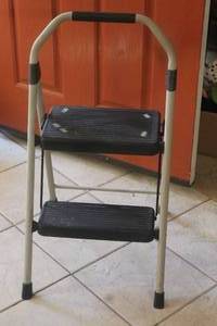 lot 289 image: COSCO 2-STEP FOLDING STEEL STEP STOOL&nbsp