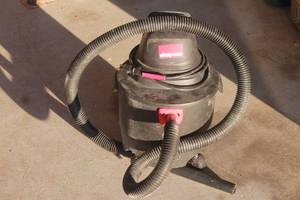 lot 316 image: &nbsp3-GALLON SHOPVAC ON WHEELS&nbsp