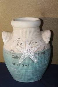 lot 322 image: LARGE PIER ONE POTTERY STARFISH BEACH THEME&nbsp DECORATIVE VASE&nbsp