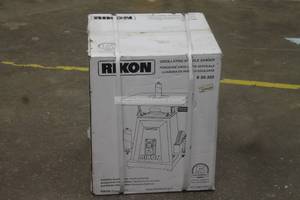 lot 51 image: NEW IN BOX RIKON OSCILLATING SPINDLE SANDER , 50-300