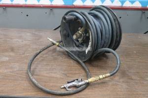 lot 67 image: RAPID REEL WITH&nbsp AIR BLOW GUN &amp&nbsp 300 PSI&nbsp AIR PNEUMATIC HOSE  SEE PIC&nbsp