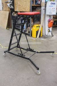 lot 114 image: VEVOR TOPSIDE AUTOMOTIVE ENGINE CREEPER&nbsp