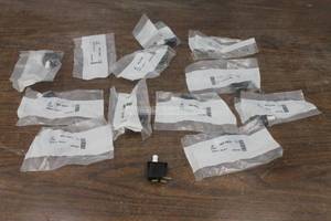lot 162 image: TOTAL OF 13 SFNO 462-8422 INTERLOCK SWITCH  SEE PICS&nbsp