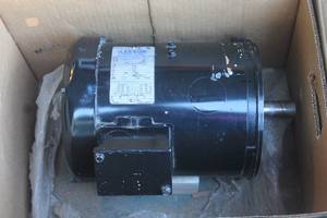 lot 40 image: LEESON ELECTRIC&nbsp C182T17FC35A PHASE 3 HP 32 TYPE TF ELECTRIC MOTOR  SEE PICS&nbsp