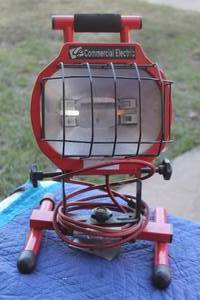 lot 45 image: COMMERCIAL ELECTRIC PORTABLE WORK LIGHT 4Z21&nbsp