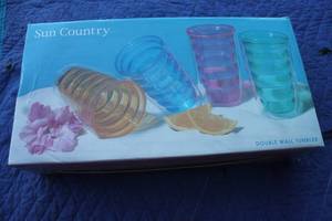 lot 49 image: SUN COUNTRY SET OF FOUR 24OZ PLASTIC DOUBLE WALL TUMBLERS IN ORIGINAL BOX  SEE PICS&nbsp