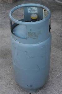 lot 51 image: LP GAS AU-2213 FORKLIFT PROPANE TANK MODEL E3301 , 12 FULL&nbsp