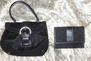 lot 81 image: COACH&nbsp BLACK SOHO HANDBAG PURSE WITH CRYSTAL BUCKLE No HO4J-8975&nbsp &amp VINTAGE COACH SIGNATURE C CANVAS TRIFOLD WALLET&nbsp