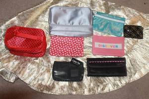 lot 82 image: TOTAL OF 8 ASSORTED BRAND TRAVEL MAKEUP BAG POUCHES  SEE PICS&nbsp