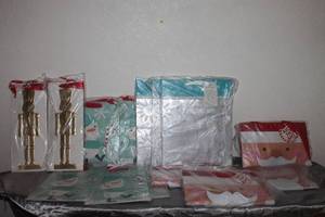 lot 90 image: TOTAL OF 14 ASSORTED DESIGN HALLMARK LARGE GIFT BAGS  SEE PICS&nbsp