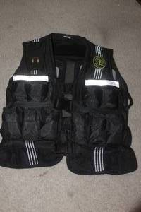 lot 93 image: GOLDS GYM ADJUSTABLE WEIGHTED TRAINING&nbsp VEST WITH REFLECTIVE STRIPES&nbsp