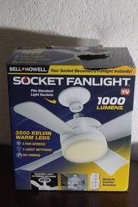 lot 107 image: BELL &amp HOWELL SOCKET FANLIGHT IN ORIGINAL BOX&nbsp