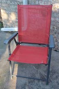 lot 121 image: RED FOLDABLE PATIO LAWN CHAIR&nbsp