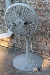 lot 123 image: LASKO OSCILLATING PEDESTAL FLOOR STANDING FAN&nbsp