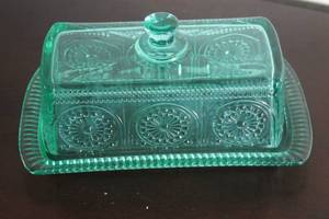 lot 141 image: VINTAGE THE PIONEER WOMAN ADELINE TEAL GREEN GLASS COVERED BUTTER DISH&nbsp