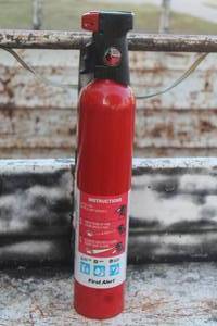 lot 158 image: FIRST ALERT FULL FIRE EXTINGUISHER&nbsp ,FE1A10G30