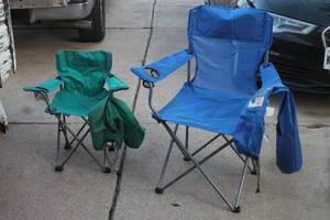 lot 159 image: OZARK TRAIL ADULT BLUE CHILD GREEN MESH CHAIRS WITH CARRY BAG&nbsp