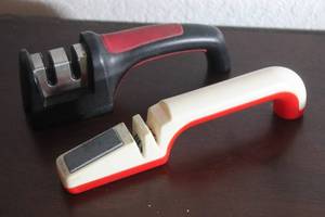 lot 177 image: TOTAL OF 2 KNIFE SHARPENERS&nbsp