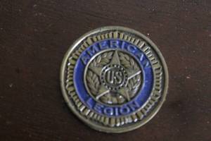 lot 182 image: AMERICAN U.S LEGION BLUE STAR FAMILY CHALLENGE COIN&nbsp
