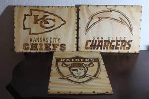 lot 194 image: TOTAL OF 3 WOODEN&nbsp NFL&nbsp TEAMS&nbsp LOGO WALL PLAQUES , 12 X 9