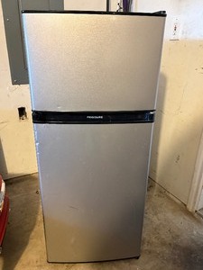 lot 145 image: FRIGIDAIRE 4.5 CU FT COMPACT&nbsp REFRIGERATOR WITH TOP&nbsp FREEZER,&nbsp FFPS4533UM&nbsp