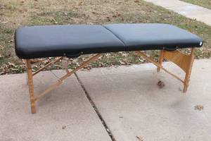 lot 5 image: SIERRA COMFORT BLACK PORTABLE MASSAGE TABLE&nbsp