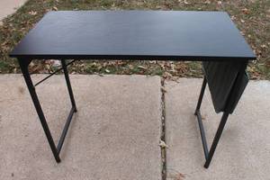 lot 14 image: BLACK WOOD TOP METAL FRAME SPACE SAVING COMPUTER DESK WITH SIDE STORAGE POCKET&nbsp 39 L X 20 W X 30 H&nbsp  GREAT FOR SMALL OFFICE , BEDROOMS &amp DORMS&nbsp