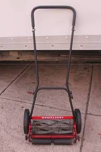 lot 20 image: CRAFTSMAN 5-BLADE PUSH REEL LAWN MOWER&nbsp