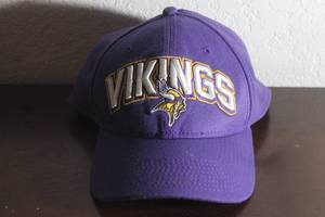 lot 31 image: NEW ERA 39 THIRTY NFL MINNESOTA VIKINGS CAP SIZE LARGE -XL&nbsp