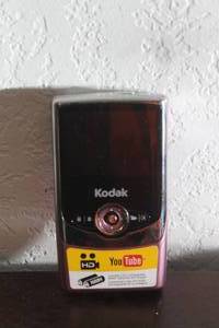 lot 86 image: KODAK ZI6 HD PINK POCKET VIDEO CAMCORDER&nbsp
